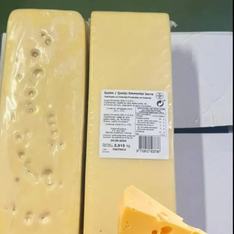 Queso Emmental de origen Holandés sabor único...pesa casi 3kg..