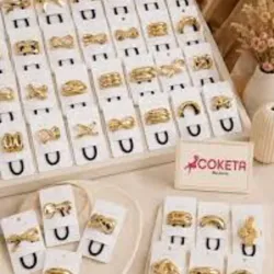Ligas con Adorno de Metal Dorado