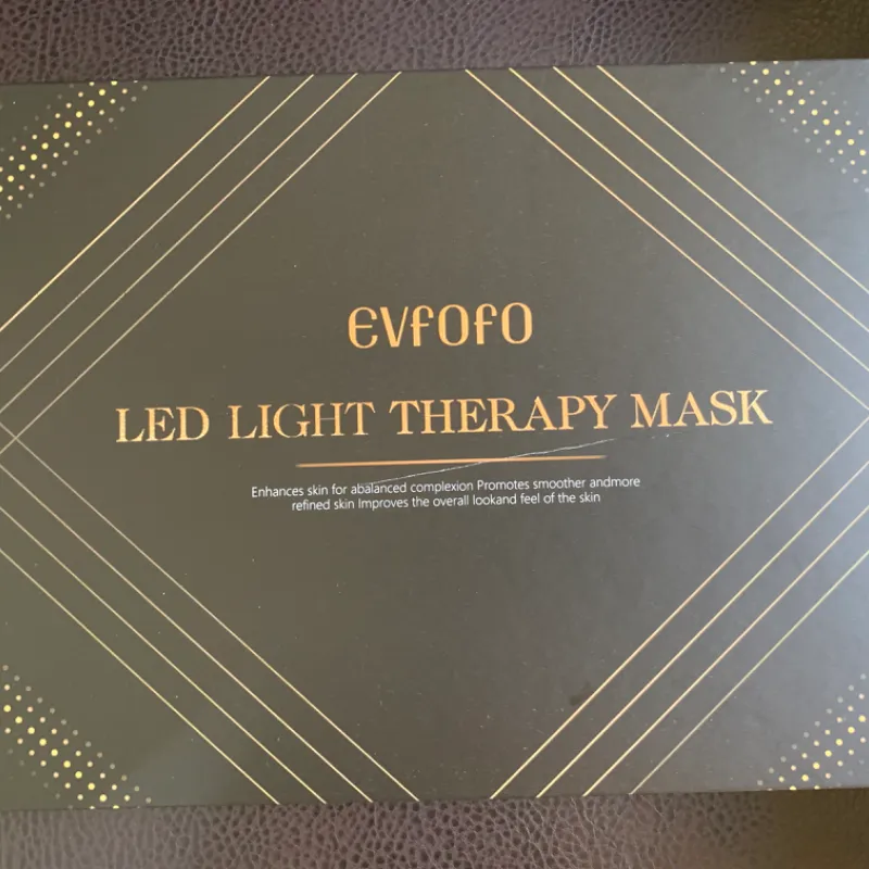 Máscara de terapia de luz roja