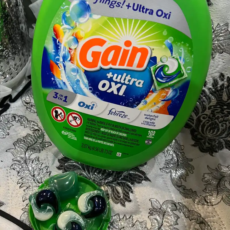 Detergente Gain en cápsulas 