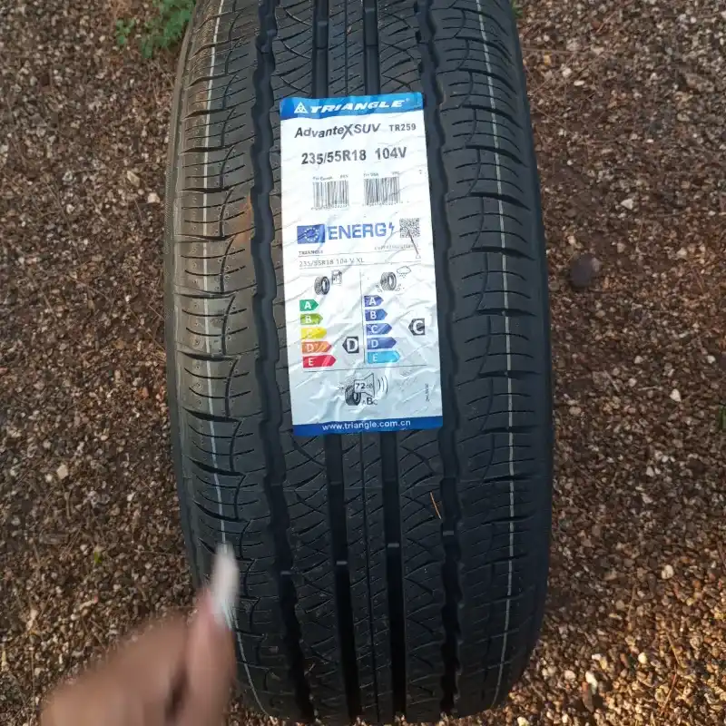 Goma de carro 🚗 medida 235/55 R 18