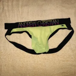 Suspensorio amarillo y negro