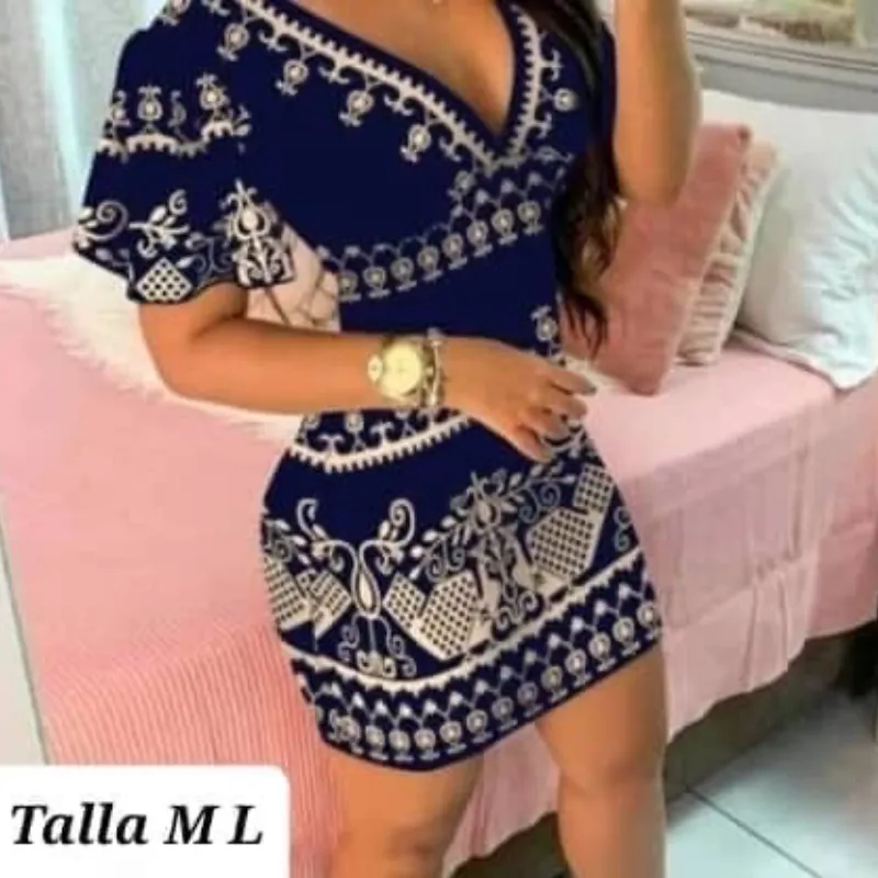 Vestido azul ajustado corto