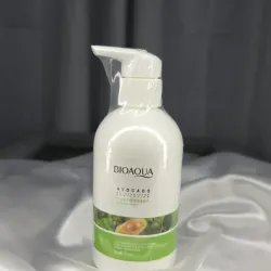 Loción corporal de Bioaqua con extracto de aguacate