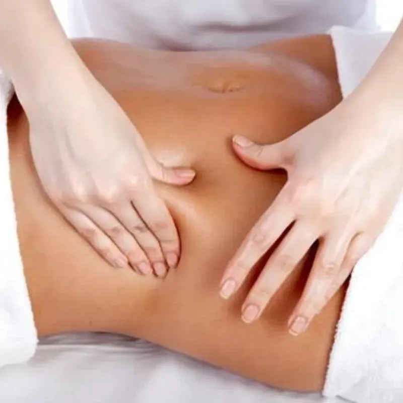 Masaje reductor de abdomen, drenaje linfático manual y maderoterapia.