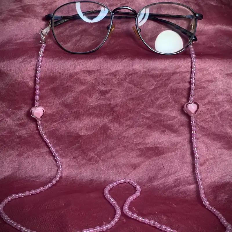 Accesorio con cuentas rosadas🩷