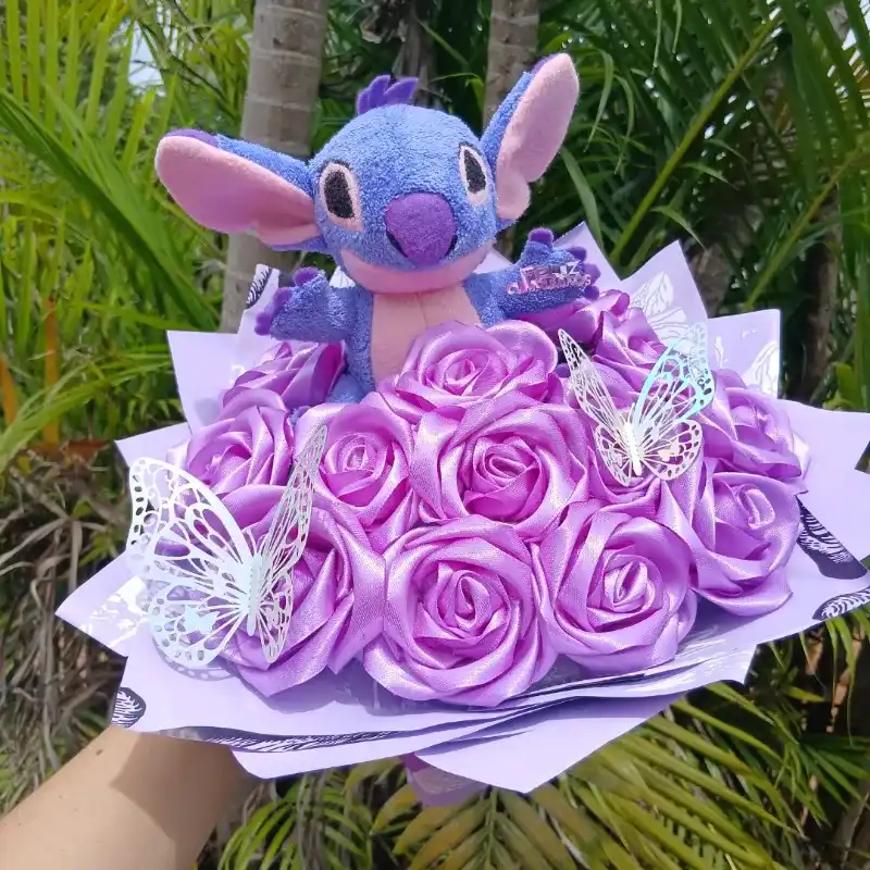 Ramo de 15 Rosas con Stich 