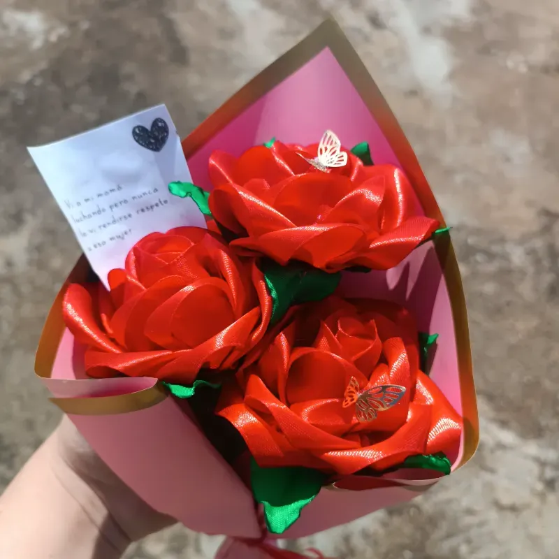 Trío de rosa eternas 
