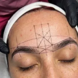 Visajismo, diseño, depilación y tinte semipermanente.