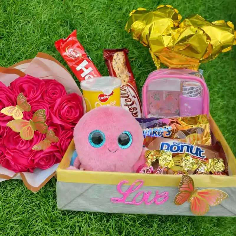 Cajita Especial con Ramo 💐