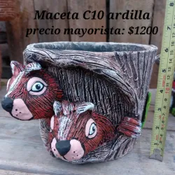 Maceta con ardilla
