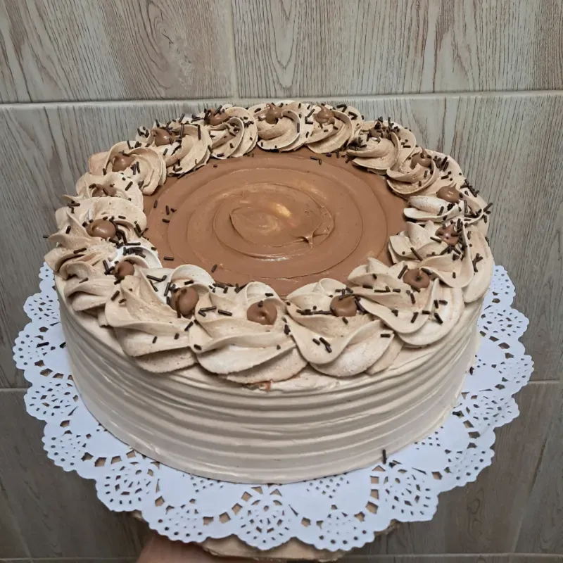 Torta de merengue y nutella