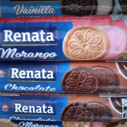 Galletas Renatas rellenas con crema de chocolate ,fresa y vainilla 112g