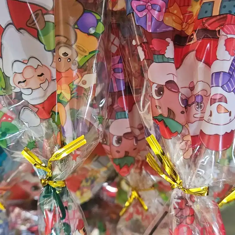 Bolsitas surtidas con regalo para navidad 🎄 (chupa cupa caramelos bombones Peter y  chicles un surtido especial ver descripción 