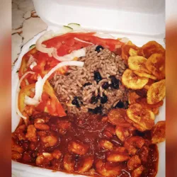 Completa de camarón (rebosado enchilado o al ajillo) con arroz frito clásico