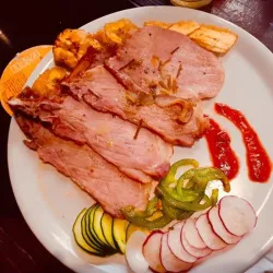 Lonjas de cerdo ahumado jugosas y suaves (1/2 libra ) 230g