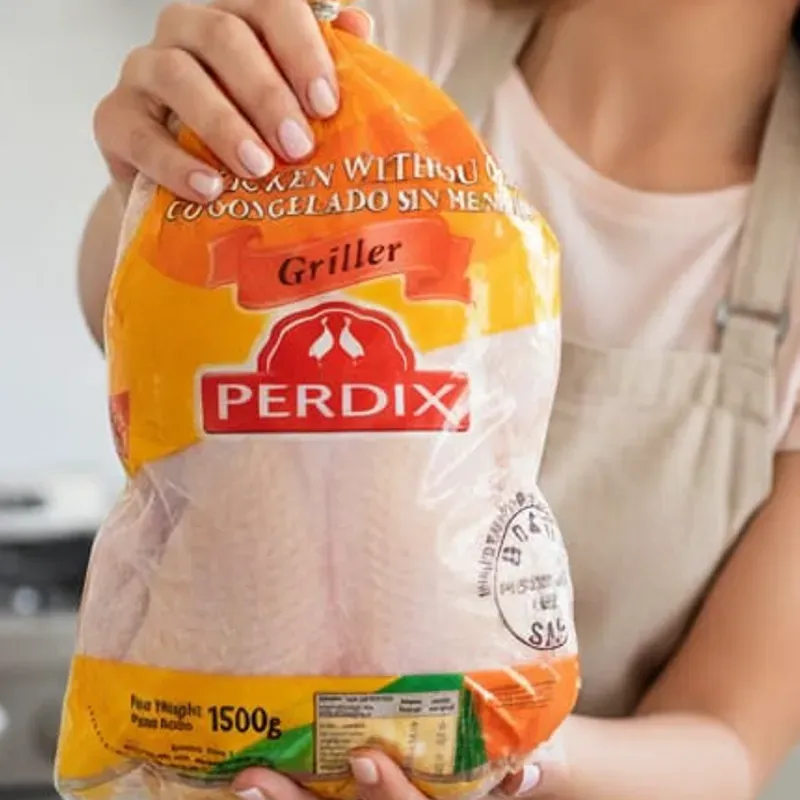 Paquete de pollo Entero 1500g  marca Perdix