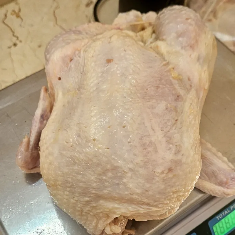 Paquete de Pollo Entero Peso aproximado 2.5kg son grandes (ver descripción)