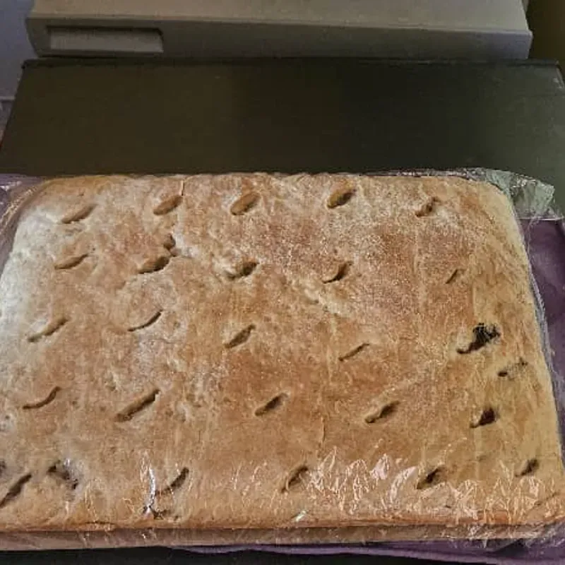 Pastel de carnes (grande) Este platillo involucra carnes de cerdo, res, pollo mezclado con frutas y guisantes 