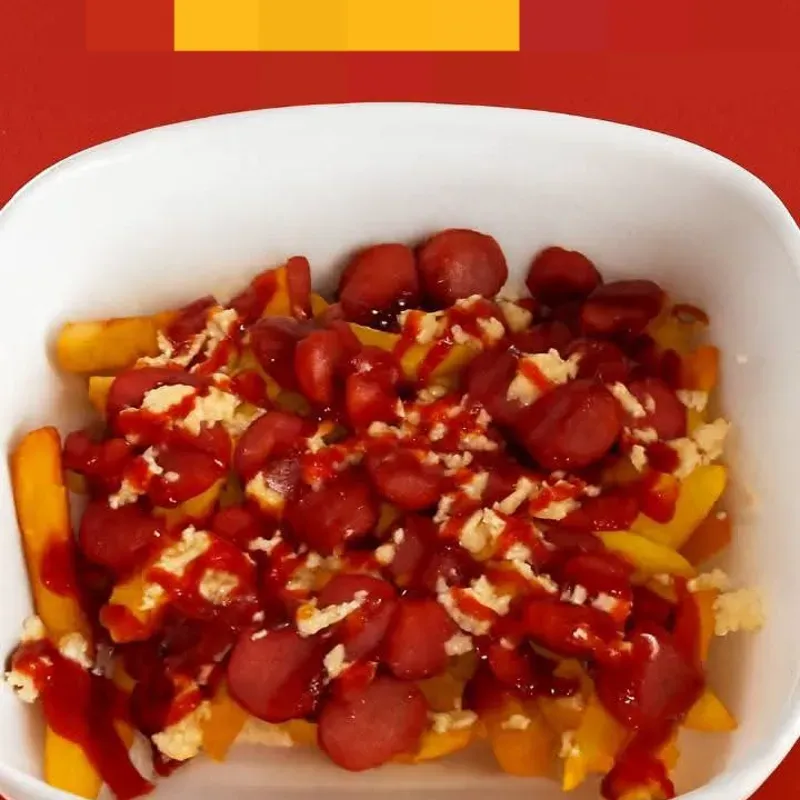 Salchipapas consentidas con queso