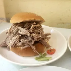 Super bocadito de cerdo asado doble cerdo Sabroson 180g + 1 bebida gratis