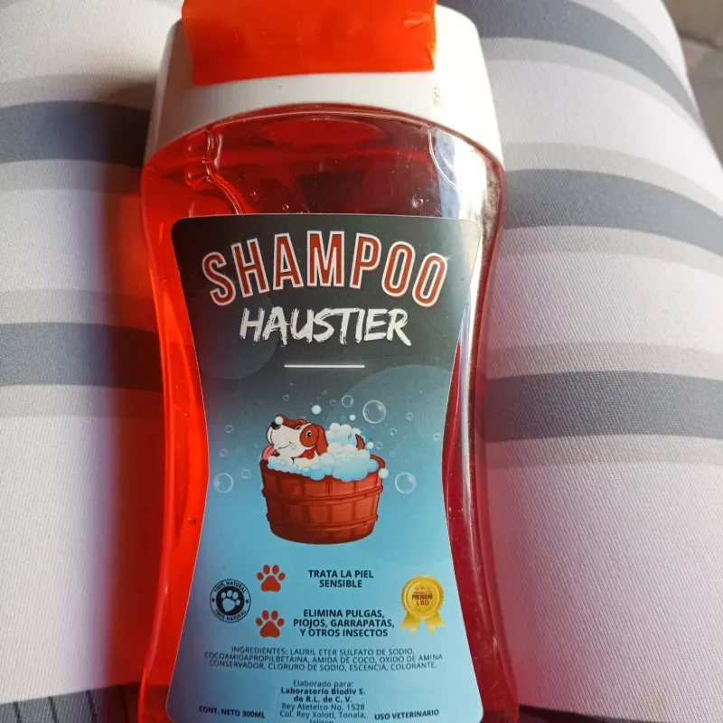 Shampoo Haustier contra pulgas y garrapatas 