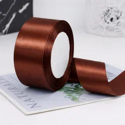 -Cintas de satén color café.🤎