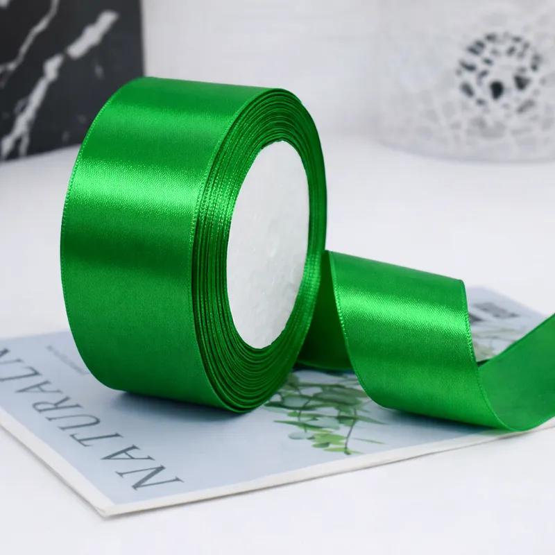 -Cintas de satén color verde.💚