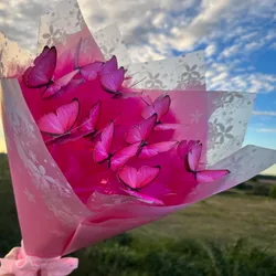 Ramo de mariposas rosadas
