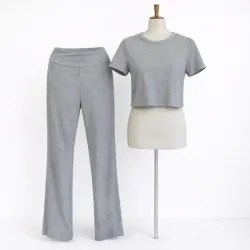 Conjunto Gris Flare Mujer Crop + Pantalón Alto