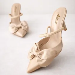 Tacón Mule Beige Elegante con Lazo
