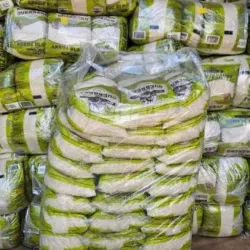 Paca de bolsas de arroz