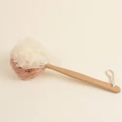 Esponja corporal con mango de madera