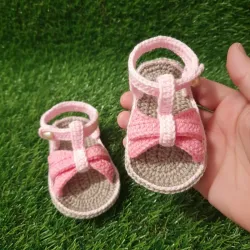 Zapatico tejido a crochet 