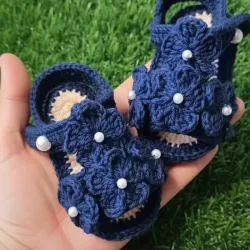Zapatico tejido a crochet 