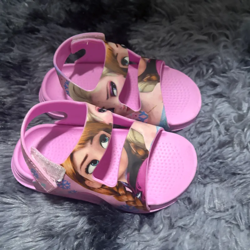 Sandalias de niña