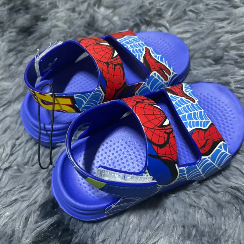 Sandalias de niña