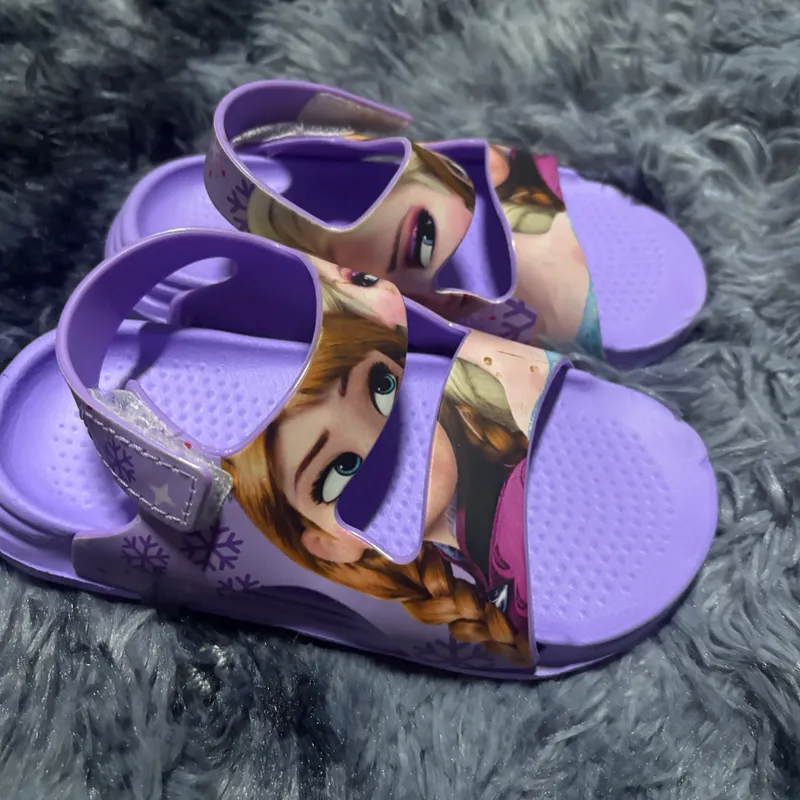 Sandalias de niña