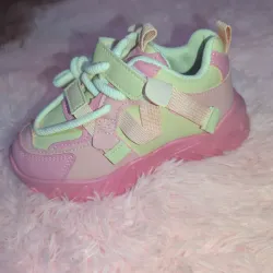 Zapatillas de niña