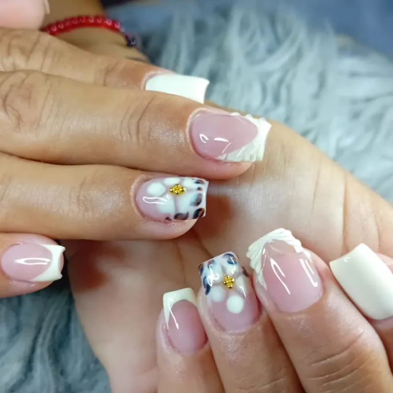 Uñas en Poligel