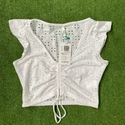 Blusa blanca corta 