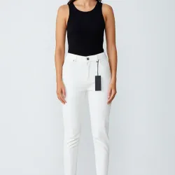 Pantalon blanco de mezclilla 
