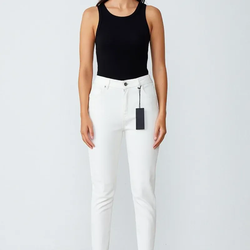 Pantalon blanco de mezclilla 