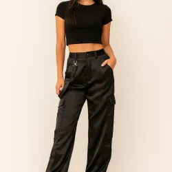 Pantalon negro cuatro puertas 