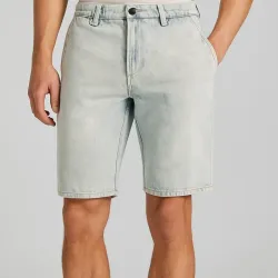 Short de mezclilla clara 