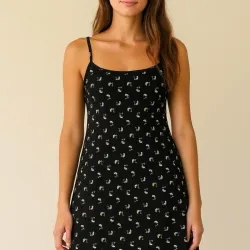 Vestido negro de pelícanos Marca befree 